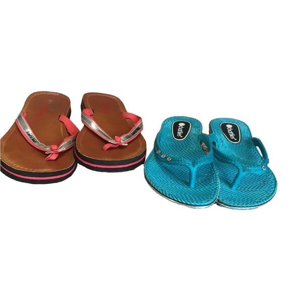 Bundle of two sandals the pink is sandal king size 6 the blue is Chatties small - Picture 1 of 8
